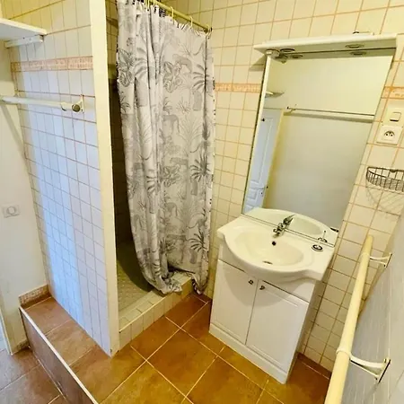 Holiday home Bright 28 M With Wifi Balcon Garden And View Tavaco