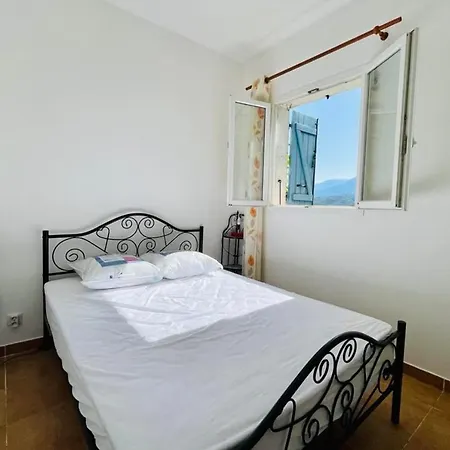 Holiday home Bright 28 M With Wifi Balcon Garden And View Tavaco
